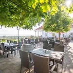 Zenit Wellness Balaton Отель Вонярцвашхедь