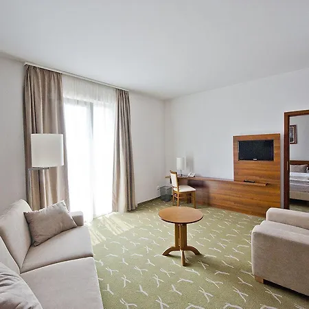 호텔 제닛 웰니스 발라톤 4*