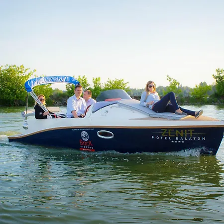 ホテル Zenit Wellness Balaton