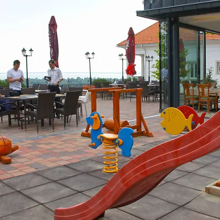 제닛 웰니스 발라톤 4*