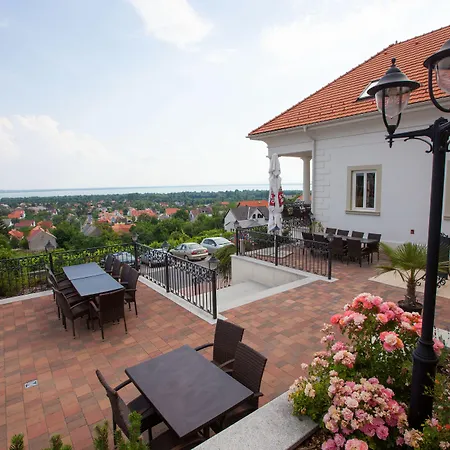 Zenit Wellness Balaton Otel Vonyarcvashegy