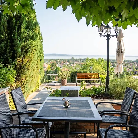 Hotel Zenit Wellness Balaton 4*